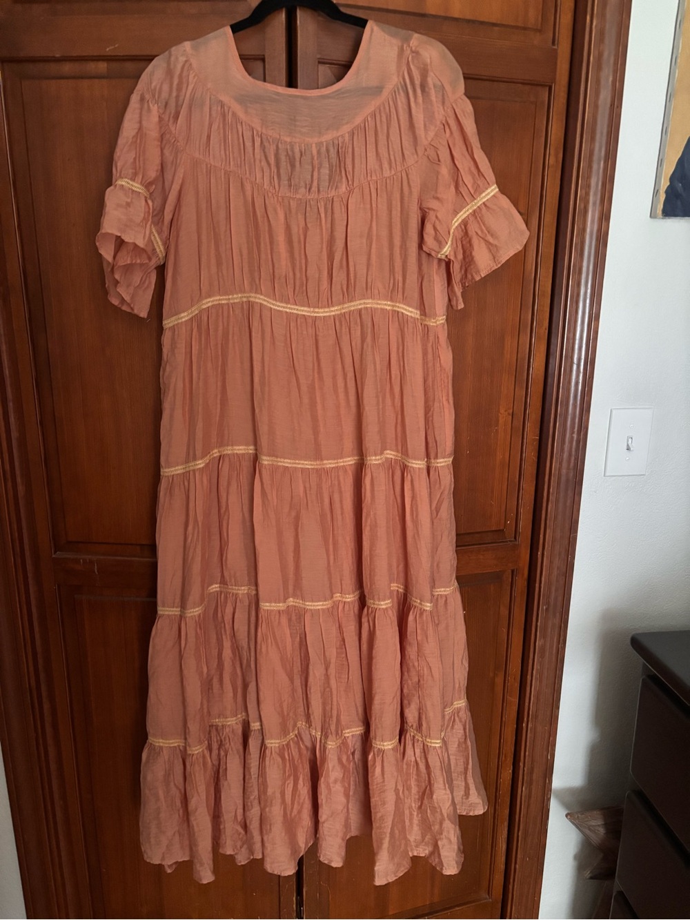 AMYLYNN Tiered Oink/ Peach Midi Dress with Lace Trim / NEW Medium